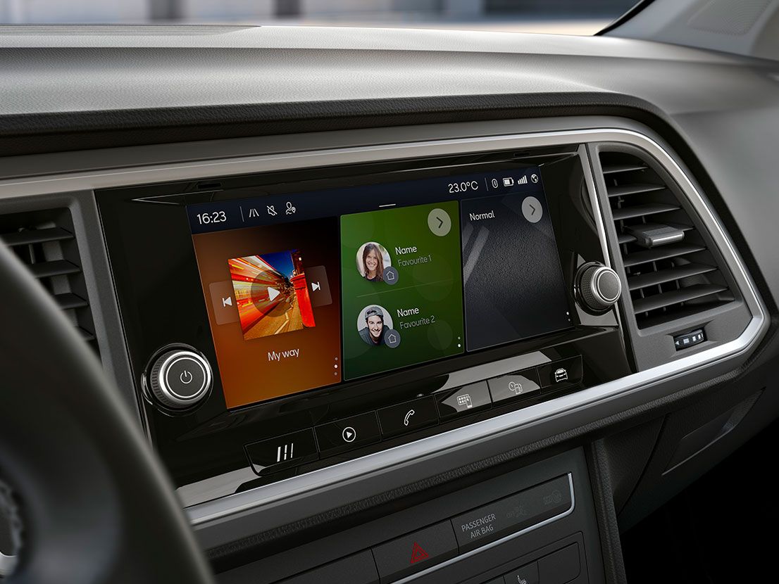 Ecrã do sistema multimédia de 8,5 polegadas do SEAT Ateca, com interface moderna e intuitiva.