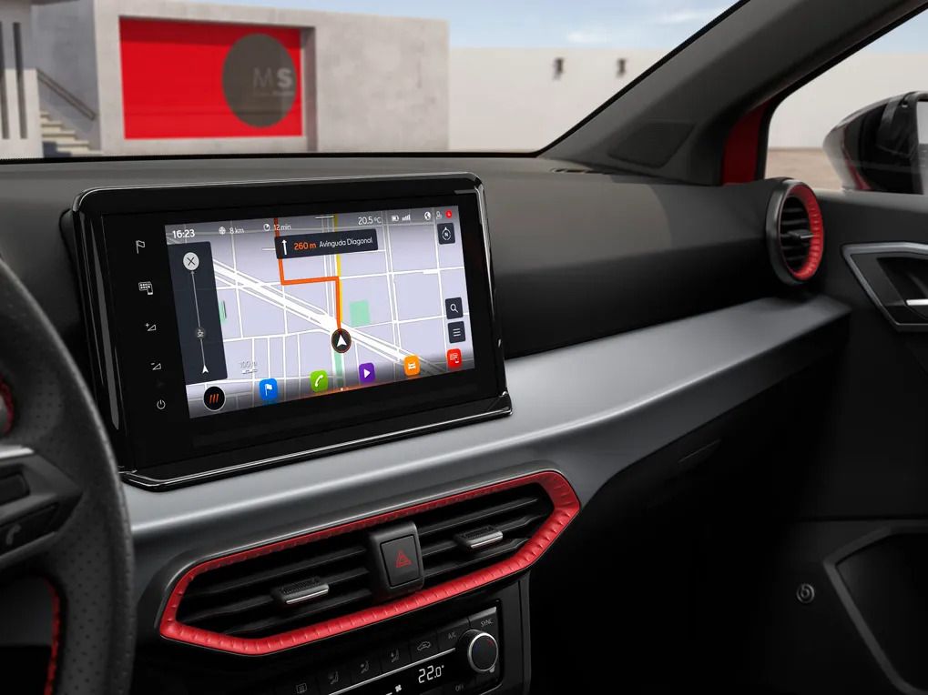 Ecrã tátil flutuante com dados do veículo no SEAT Ibizaseat