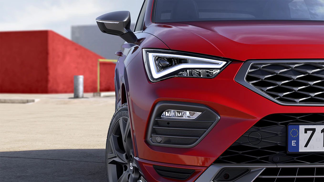 Detalhe de um dos faróis do SEAT Ateca.