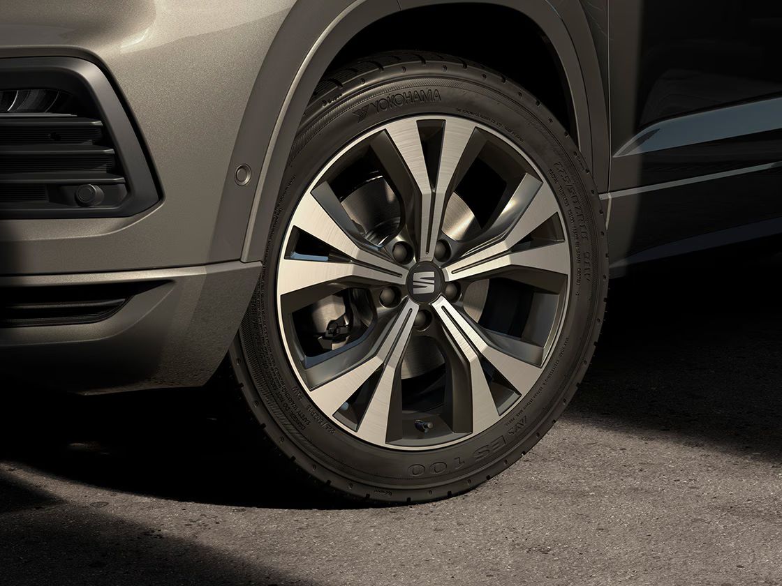 SEAT Ateca com jantes maquinadas 18’ em liga leve